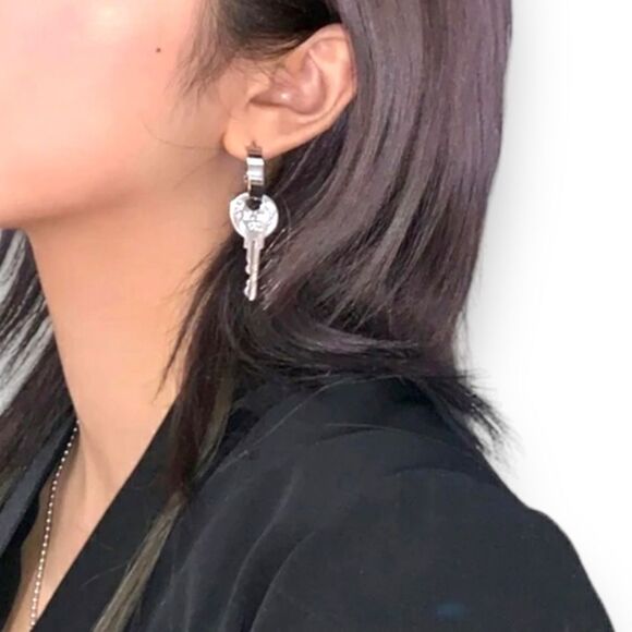 Silver Engraved Keys Wide Hoops Dangle Earrings NEW - Picture 3 of 4